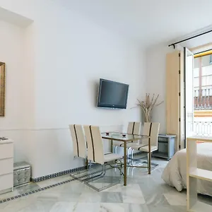 Holidays Isbilia Centro By Valcambre Sevilla