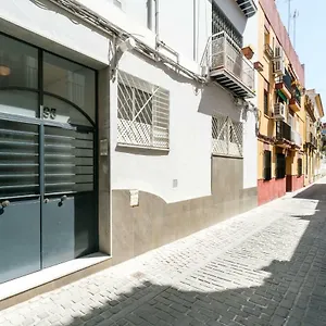 Triana 3 Bedrooms & 2 Bath Parking Included Apartamento